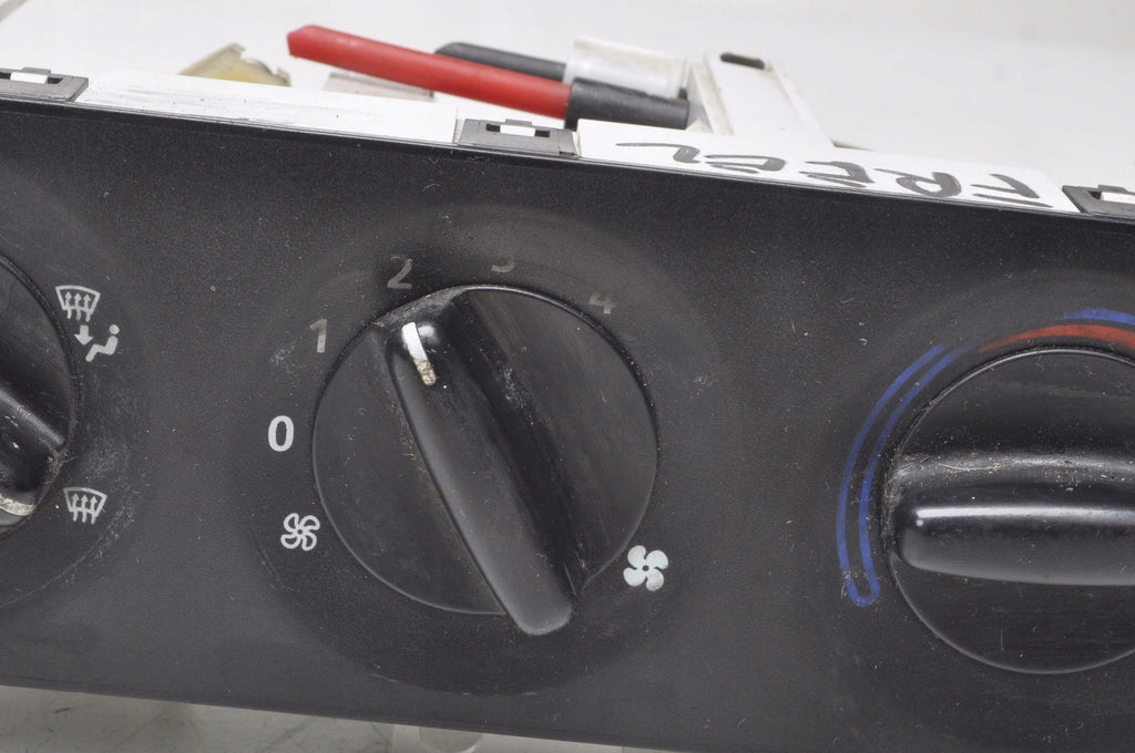 LAND ROVER FREELANDER L314 AIRFLOW PANEL