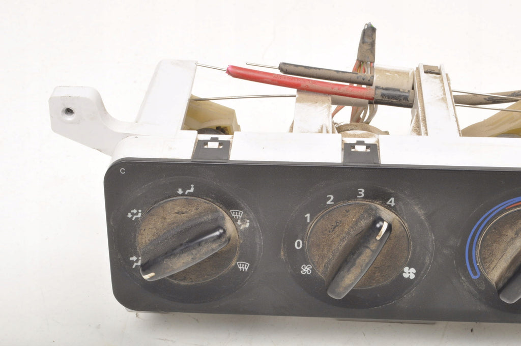 LAND ROVER FREELANDER L314 LIFT AIR PANEL