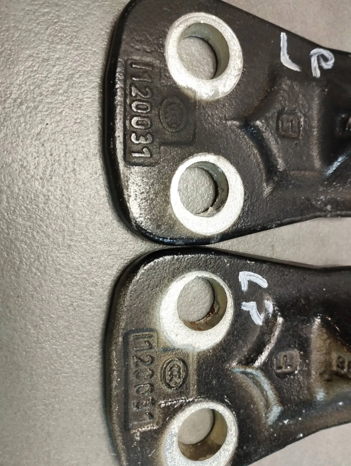 Land Rover Range Rover Sport L320 DOOR HINGES LEFT FRONT