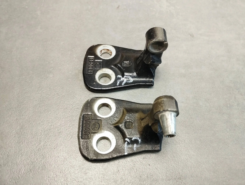 Land Rover Range Rover Sport L320 DOOR HINGES RIGHT FRONT