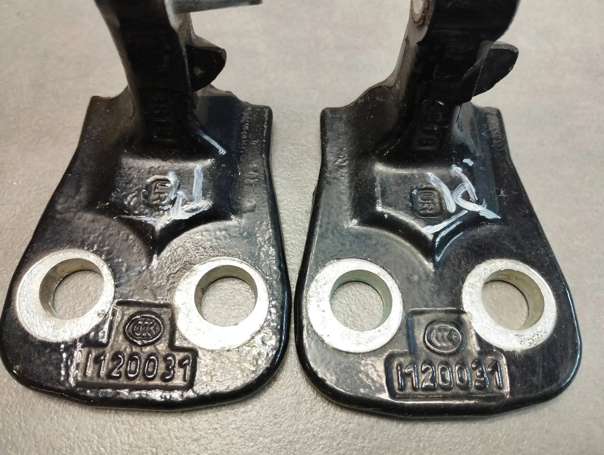 Land Rover Range Rover Sport L320 DOOR HINGES RIGHT REAR