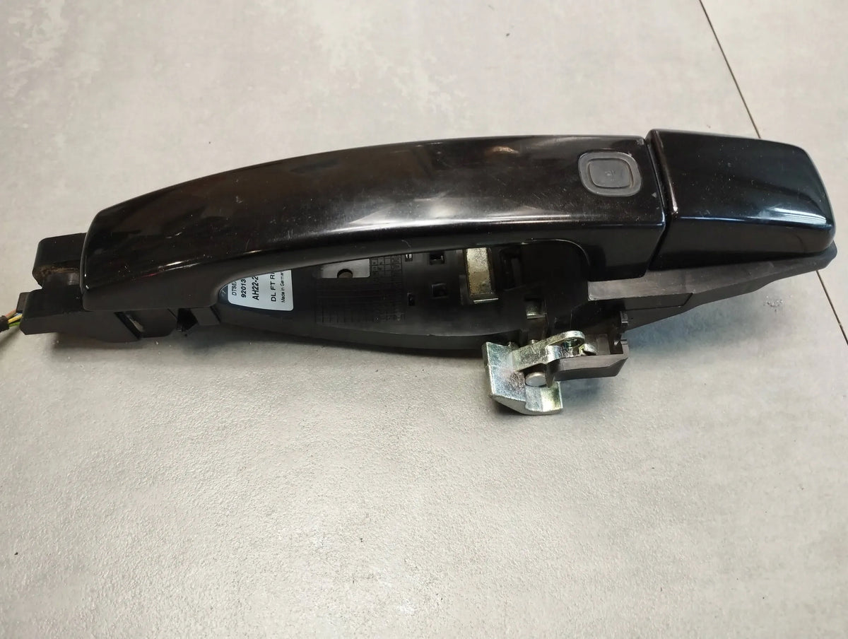 Land Rover Range Rover Sport L320 HANDLE RIGHT FRONT KEYLESS