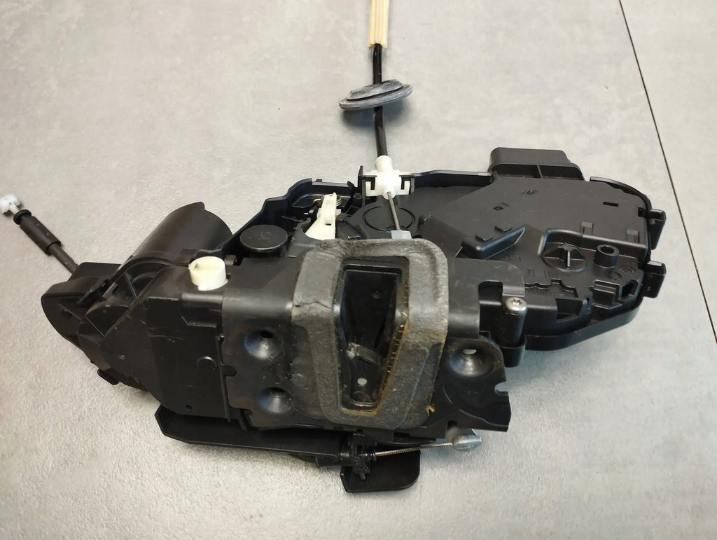 Land Rover Range Rover Sport L320 LOCK LEFT REAR 10+4 PINS 8X2A26413AC