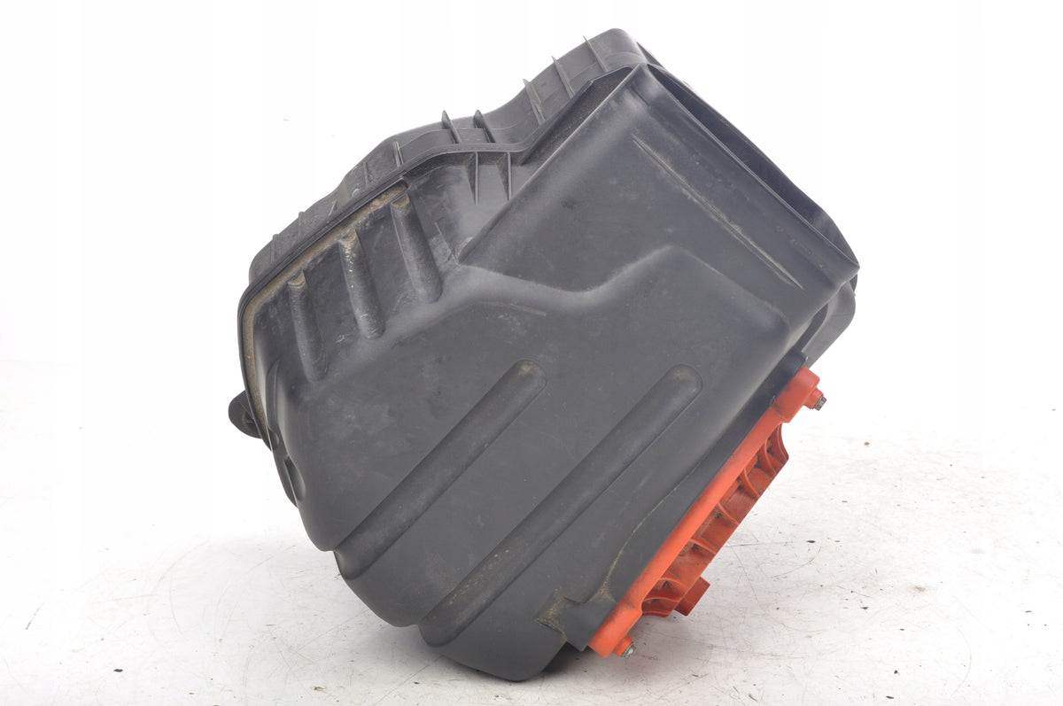MASERATI GHIBLI III 3.0 D AIR FILTER HOUSING 670004602