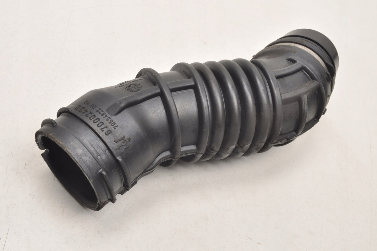 MASERATI QUATTROPORTE VI 3.0 AIR INTAKE PIPE 670002450