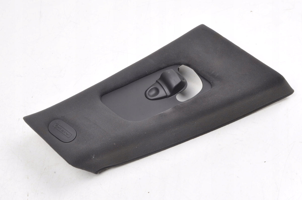 MASERATI QUATTROPORTE VI RIGHT POST COVER 670010337