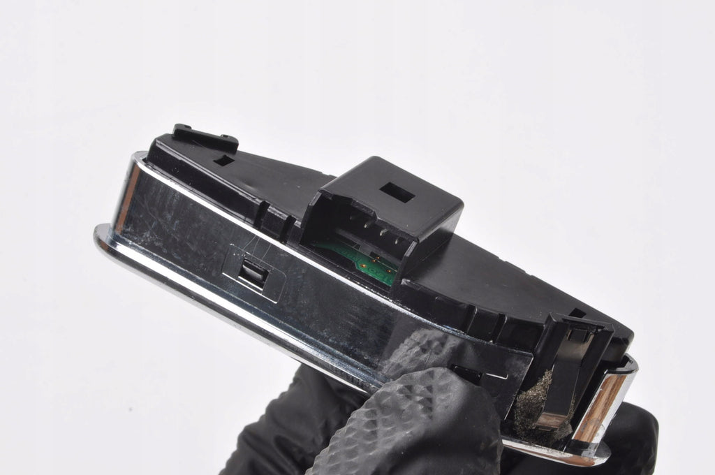 MASERATI QUATTROPORTE VI SEAT ADJUSTMENT PANEL 670011442