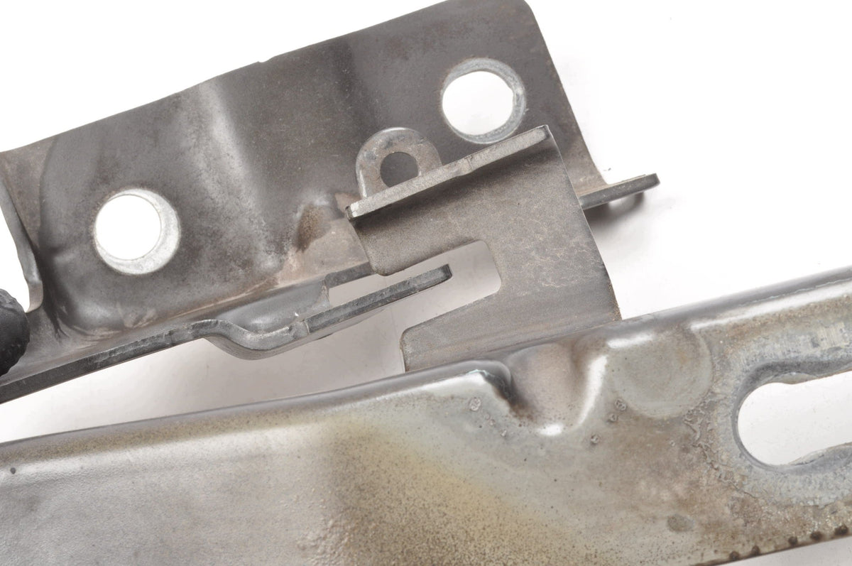 MASK HINGE LEFT VOLVO XC60 II 31424537 724-16