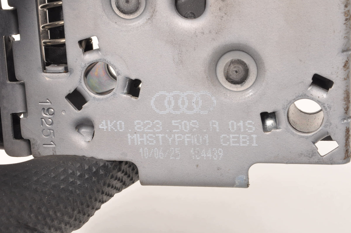 MASK LOCK AUDI A6 C8 VOLKSWAGEN GOLF VIII LIFT CADDY 4K0823509A 2025