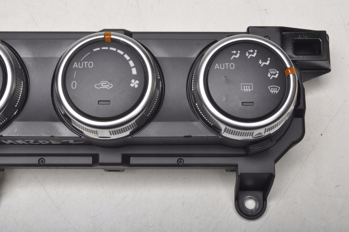 MAZDA 2 DL DJ AIR CONDITIONING PANEL DH0P61190C