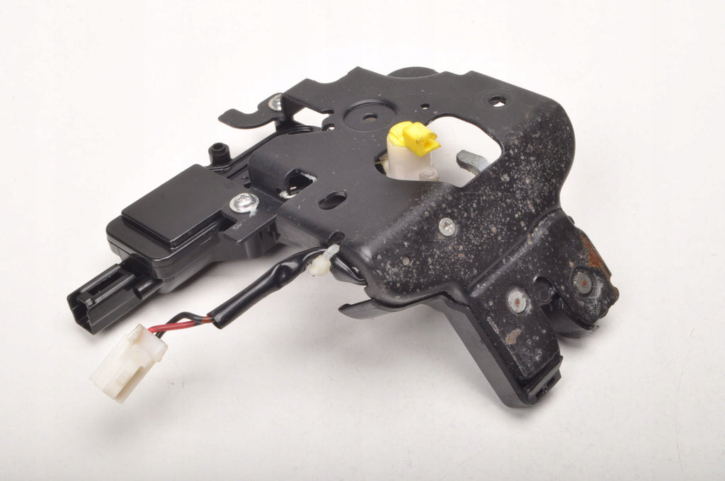 MAZDA 3 BK LIFT SEDAN TAILGATE LOCK