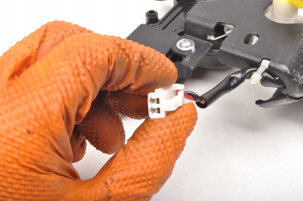 MAZDA 3 BK LIFT SEDAN TAILGATE LOCK