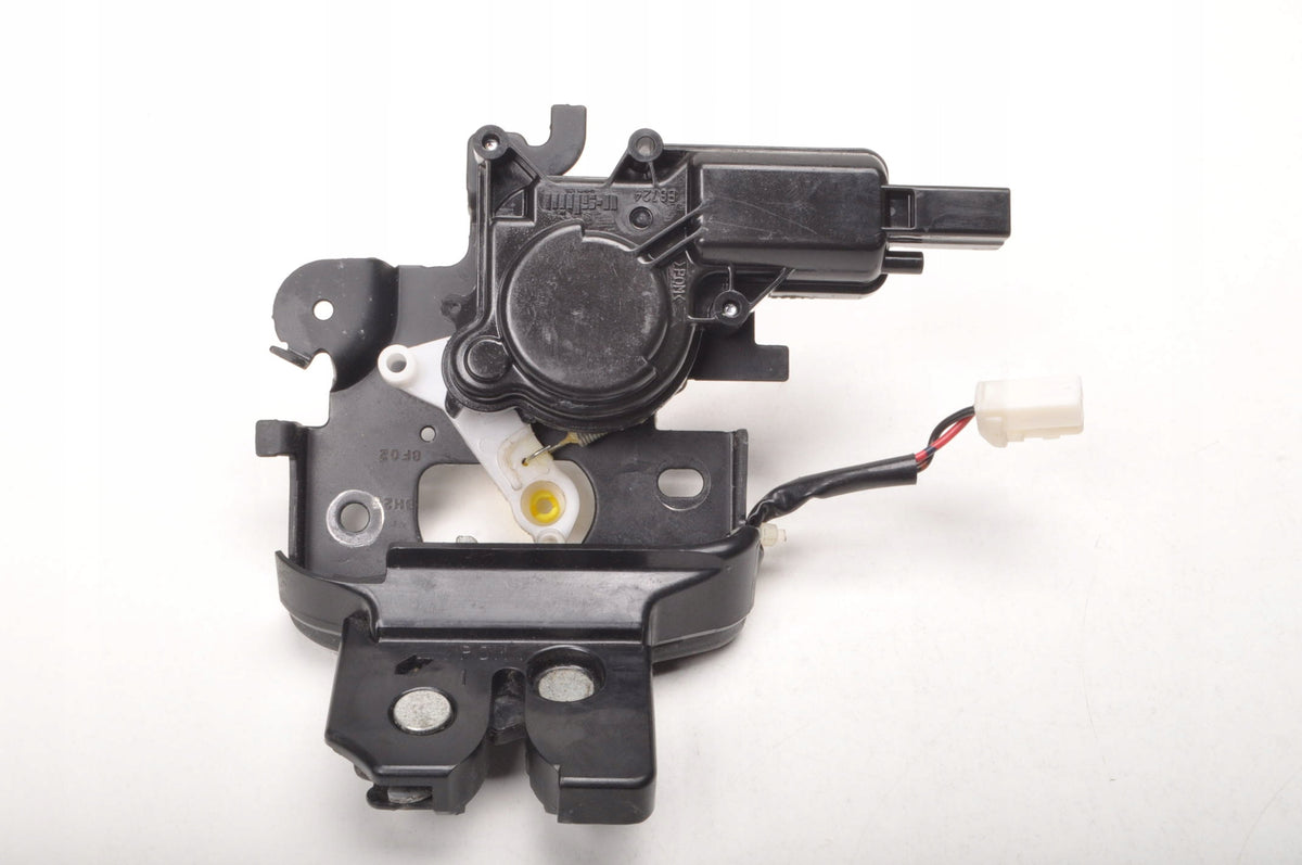 MAZDA 3 BK LIFT SEDAN TAILGATE LOCK