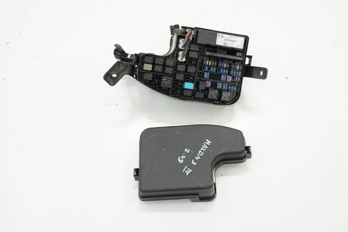 MAZDA 3 III BM 14R BOX FUSE BOX KD45-675X0