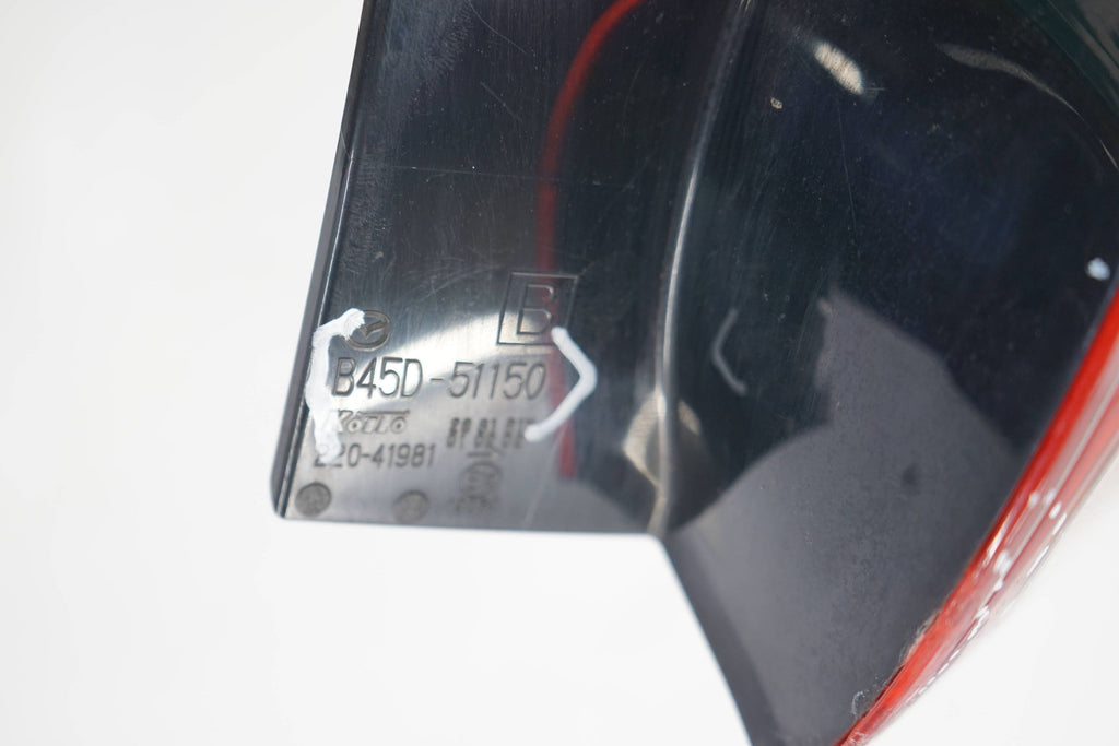 MAZDA 3 III BM 14R LAMP RIGHT REAR IN FENDER B45D-51150