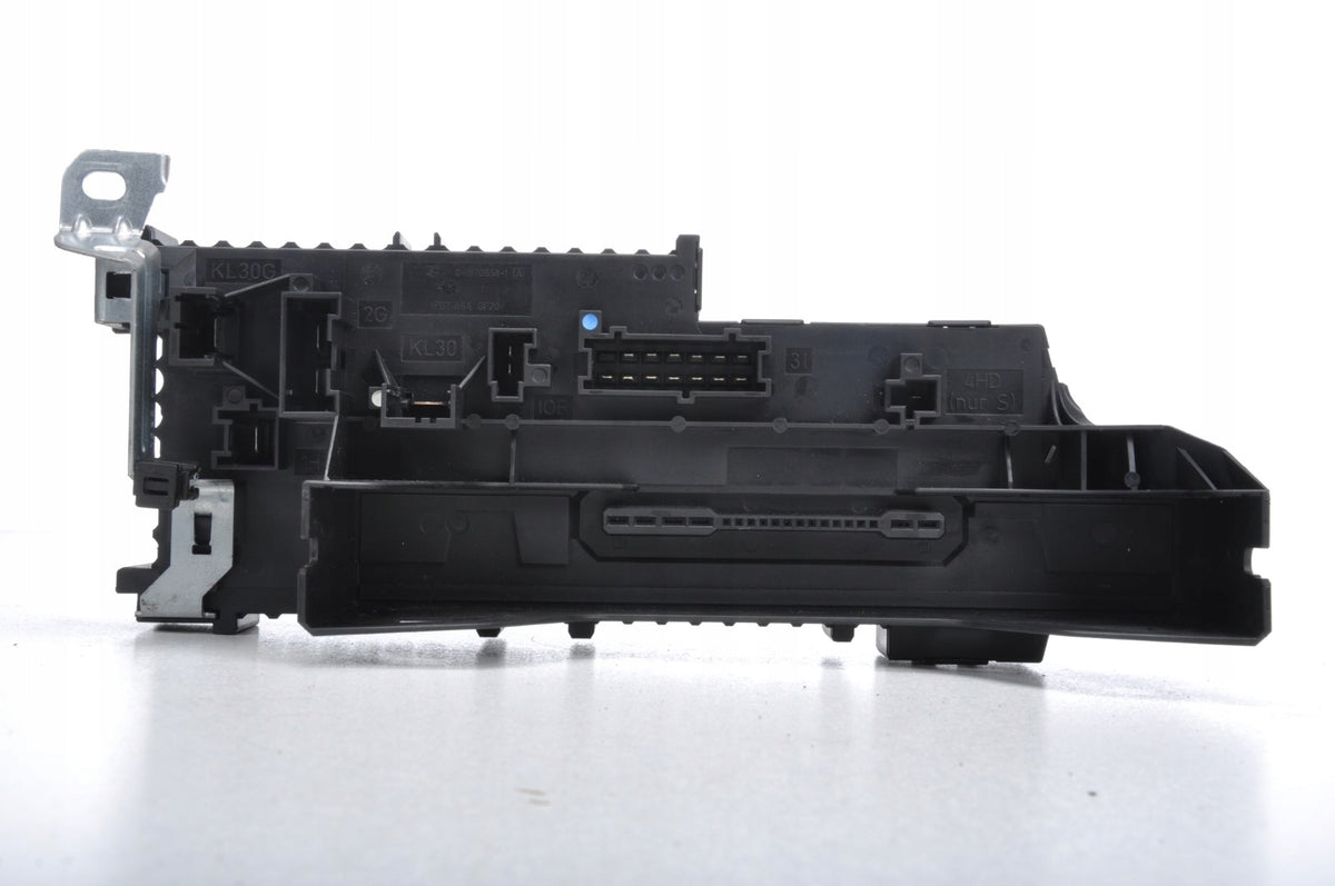 MERCEDES AMG GT C190 4.0 FUSE BOX 168298 1670660
