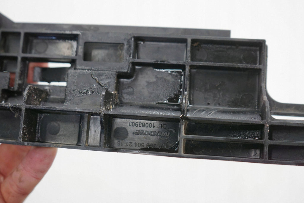 MERCEDES C W205 16R RADIATOR MOUNT LEFT A0995042118