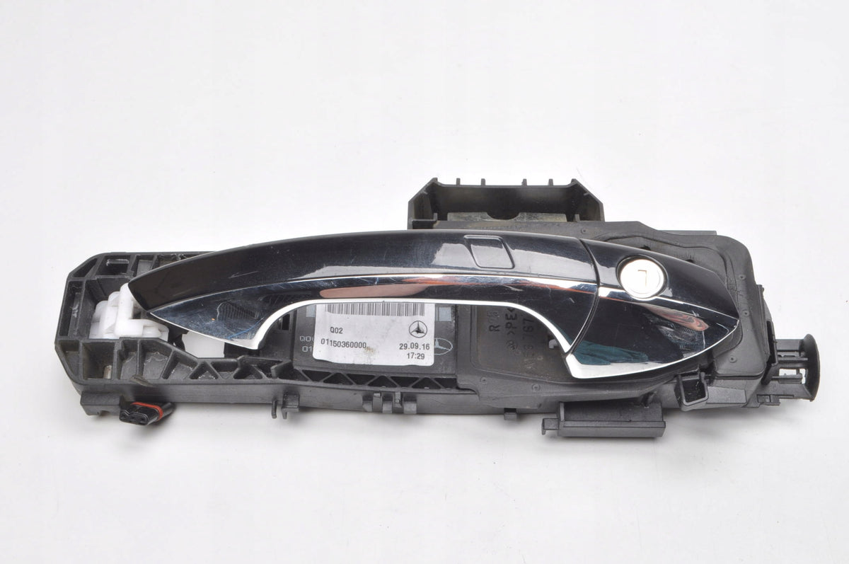 MERCEDES CLASS GLA X156 EXTERIOR DOOR HANDLE A1567670200 A2047603000