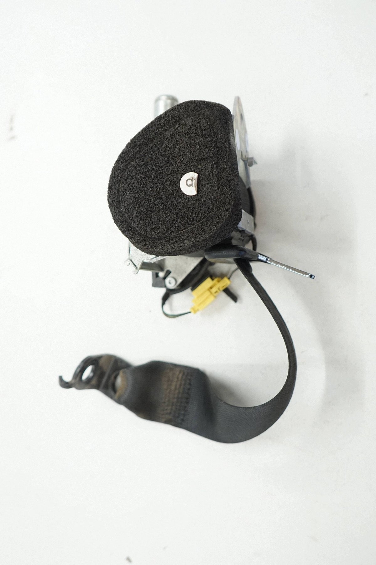 MERCEDES E W212 10R LEFT REAR SEAT BELT ASSEMBLY A2128605585