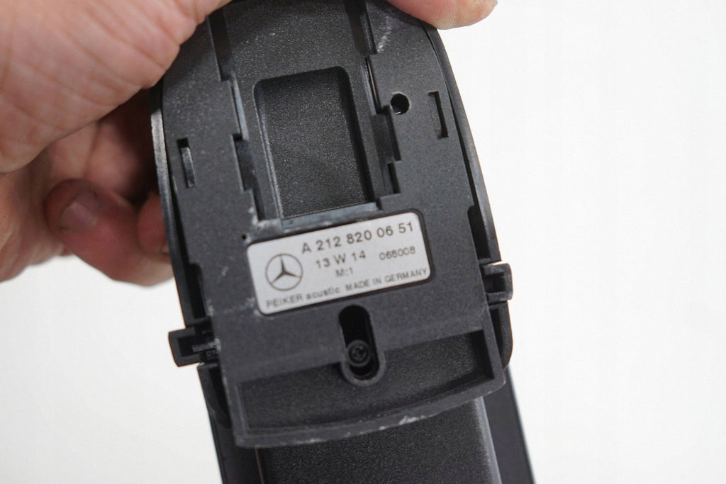 MERCEDES E W212 10R PHONE INDUCTION CHARGER HOLDER A2128200651