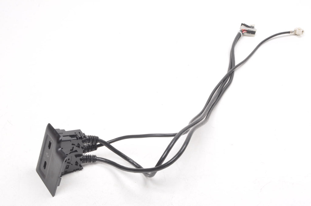 MERCEDES GLC W254 INPUT USB SOCKET A2548208000