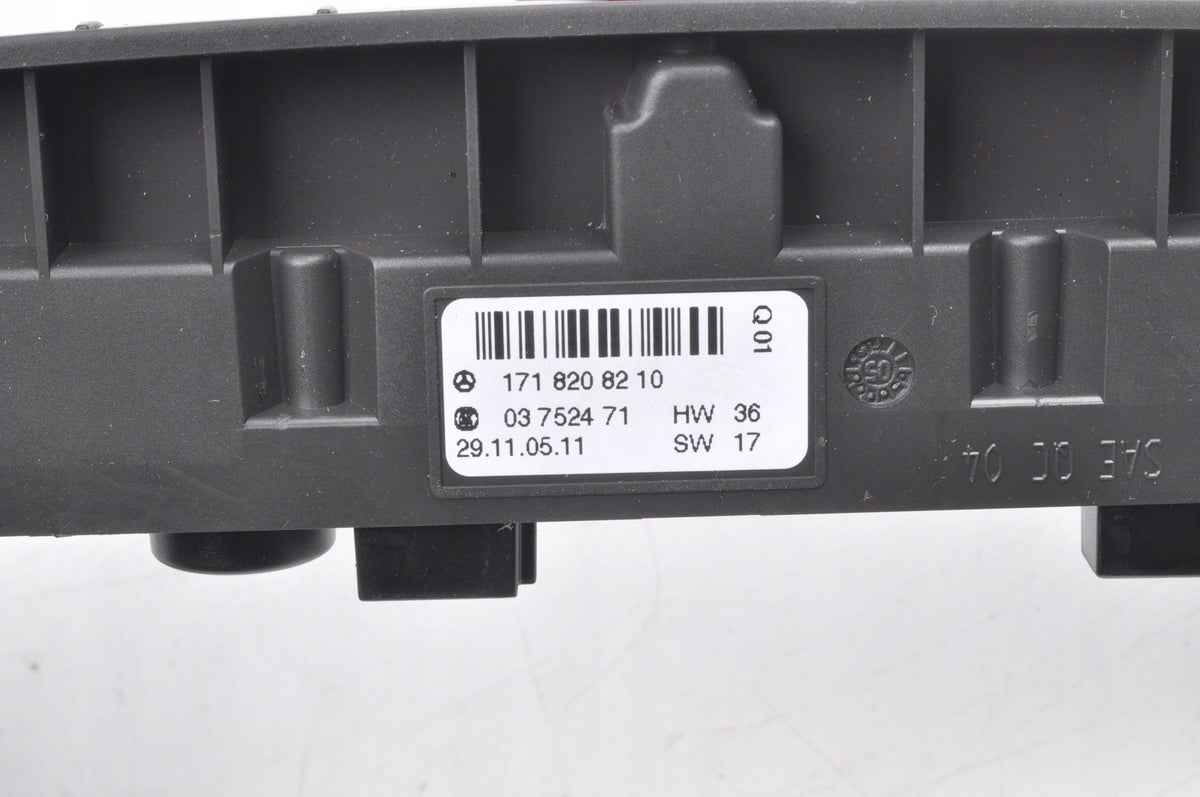 MERCEDES R171 W171 EMERGENCY LIGHT SWITCH 1718208210
