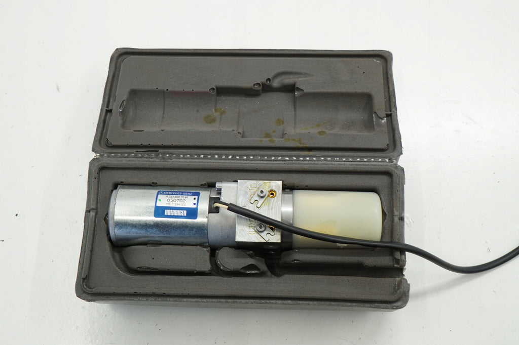 MERCEDES S W221 08R PUMP TAILGATE COMPRESSOR A2218001548