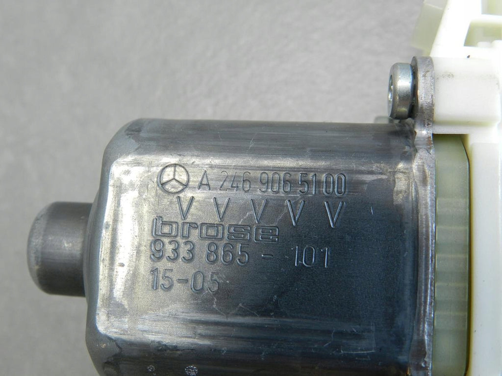 MERCEDES W176 WINDSCREEN MOTOR LEFT A2469065100