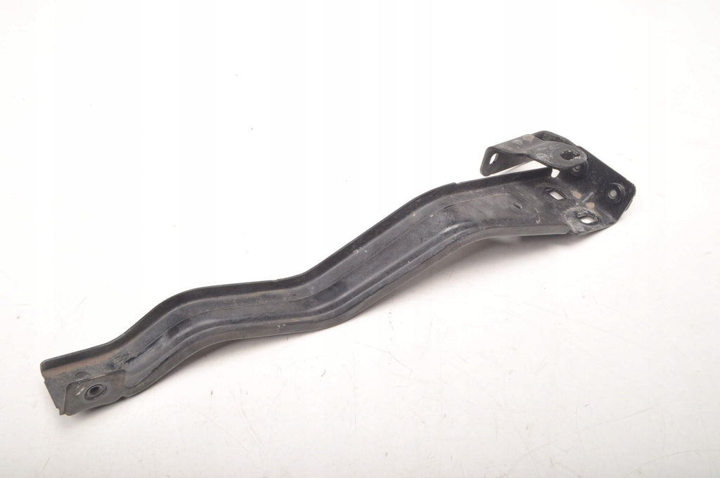 MERCEDES W207 FRONT BELT MOUNT BRACKET RIGHT 207620027