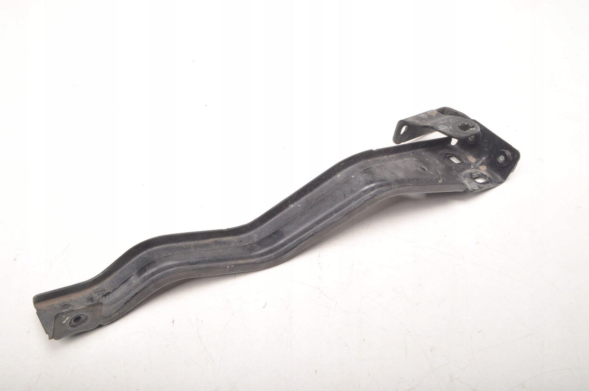 MERCEDES W207 FRONT BELT MOUNT BRACKET RIGHT 207620027