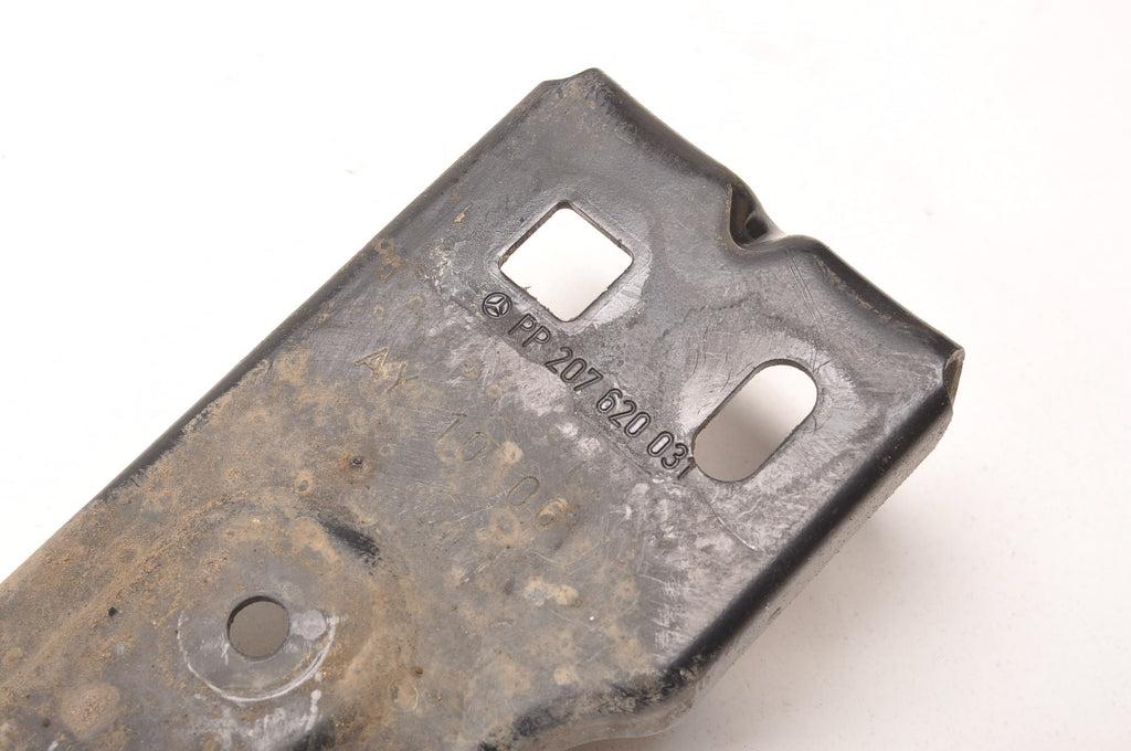MERCEDES W207 FRONT BELT MOUNTING BRACKET 207620031