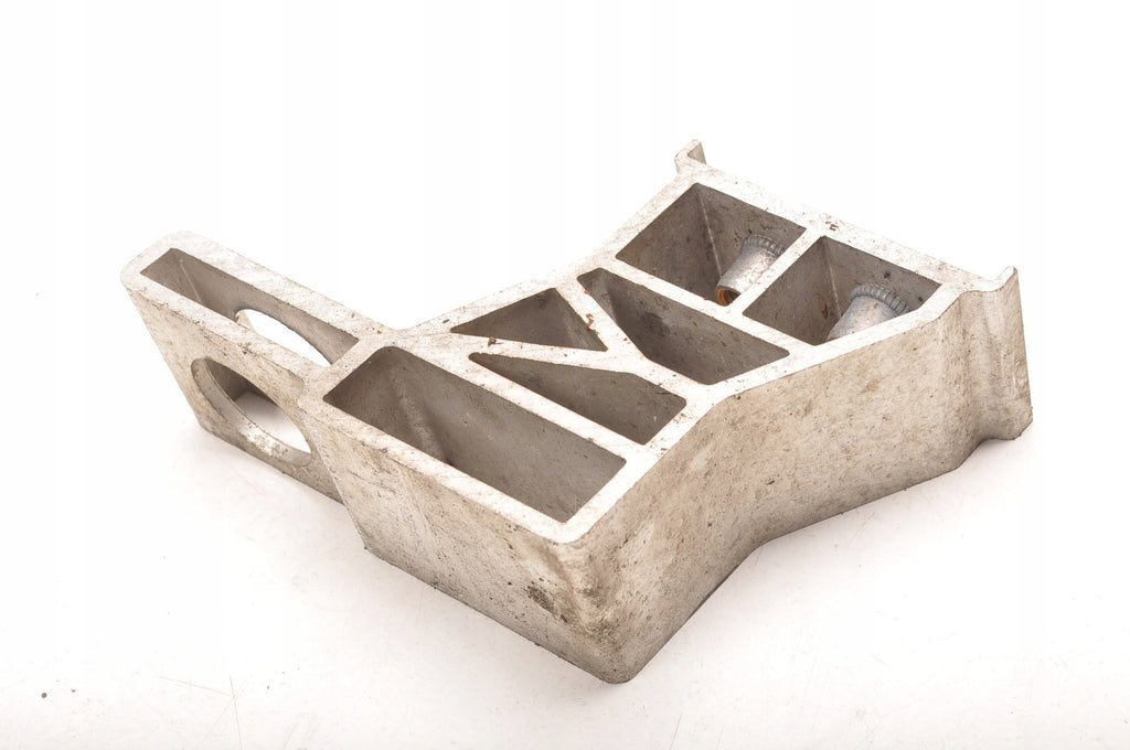 MERCEDES W213 RADIATOR MOUNT LEFT A2135010620