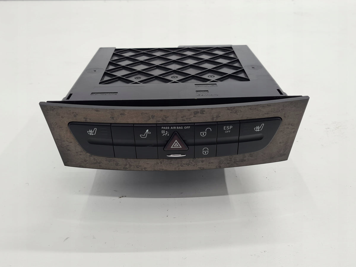 MERCEDES W219 CLS PANEL CHANGER CD A2118705390