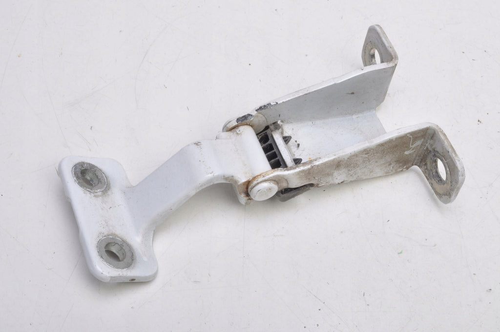 MERCEDES W415 HINGE DOOR STOP RIGHT REAR KL4312A