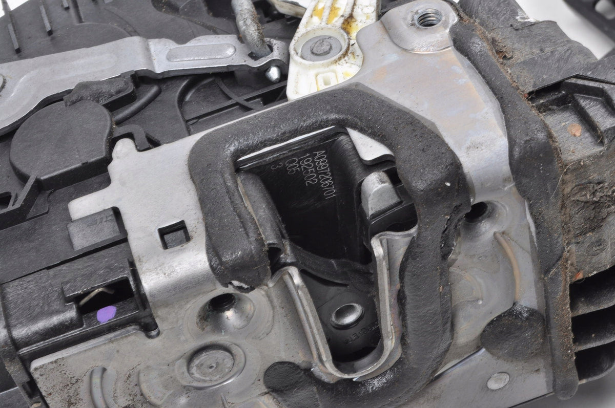 MERCEDES X253 DOOR LOCK RIGHT FRONT ENGLIK A0997206701