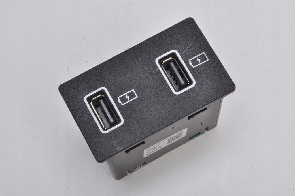MG HS INPUT PANEL PORT USB 11139915 SOCKET