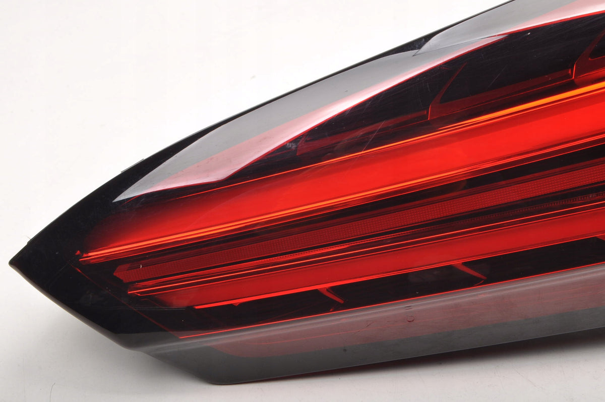 MG HS LAMP RIGHT REAR FLAP 10823346