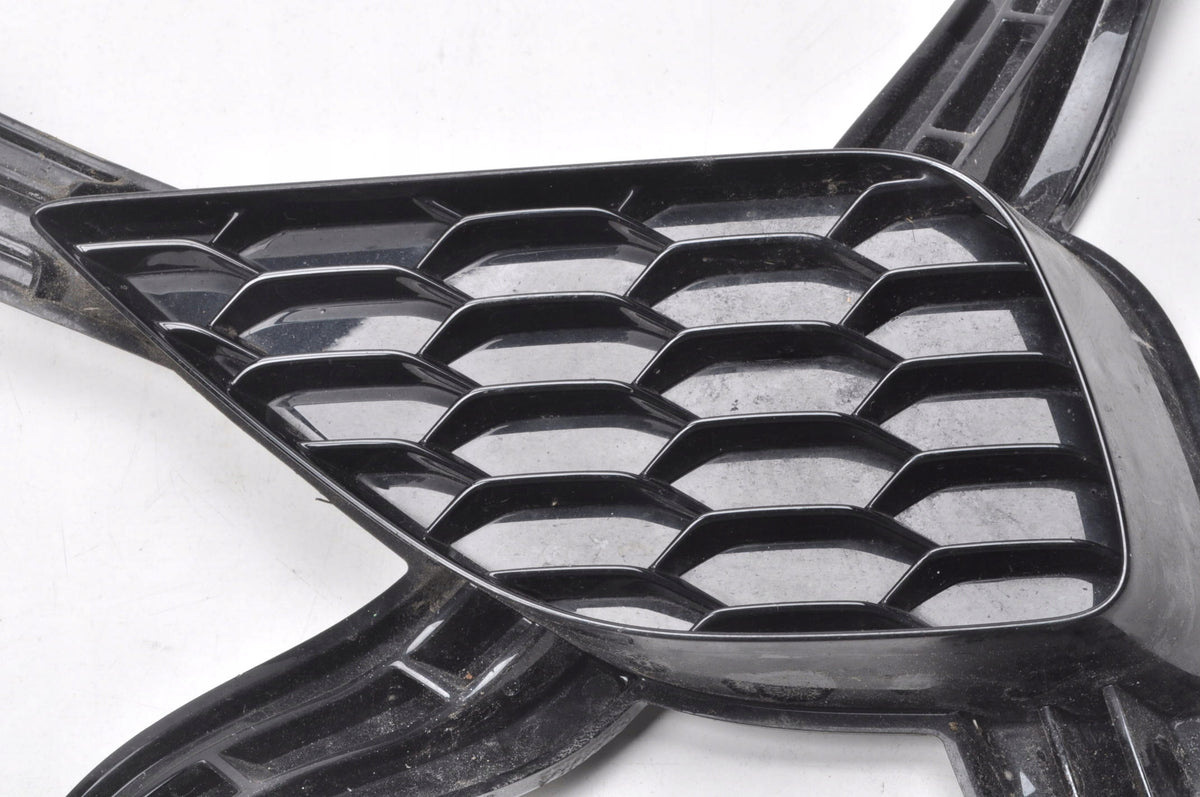 MG ZS FRAME HALOGEN BUMPER GRILLE LEFT 10699381