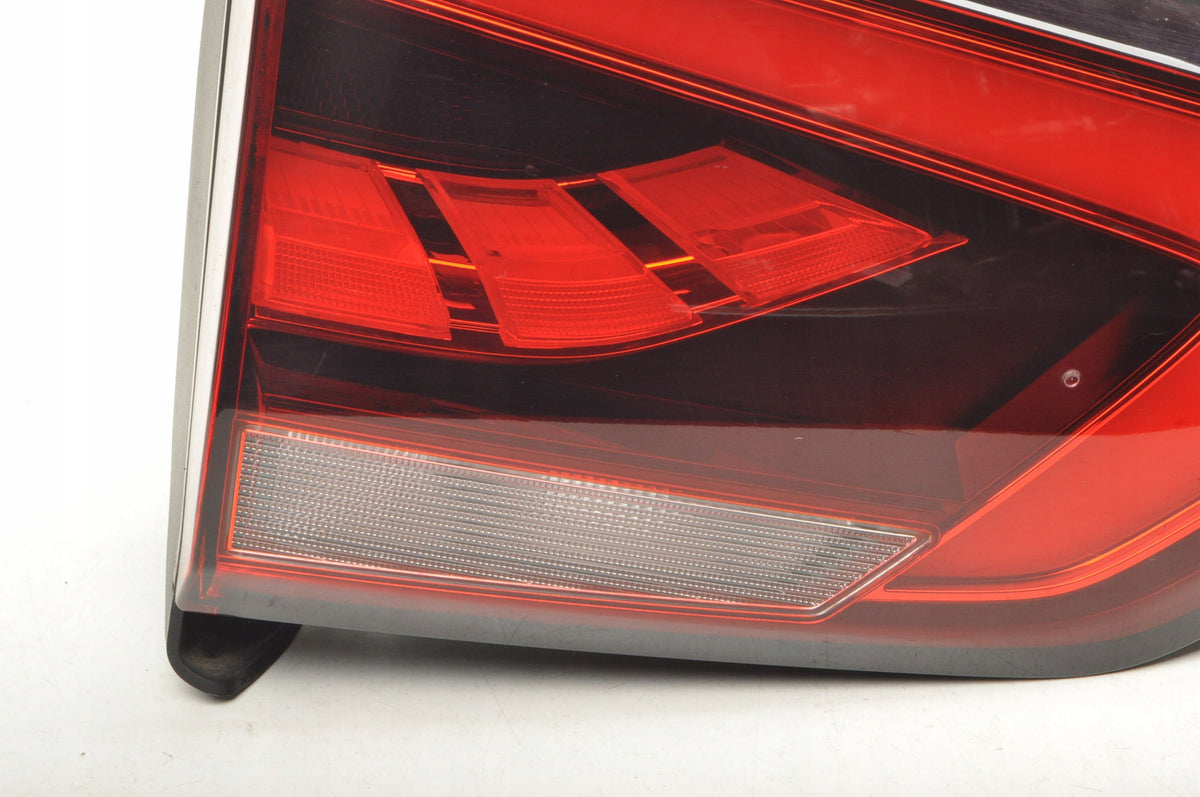 MG ZS LAMP LEFT REAR FLAP SUV 10571683