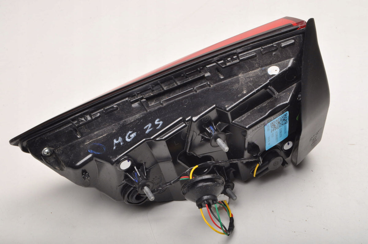 MG ZS LAMP LEFT REAR IN FLAP SUV 10571683