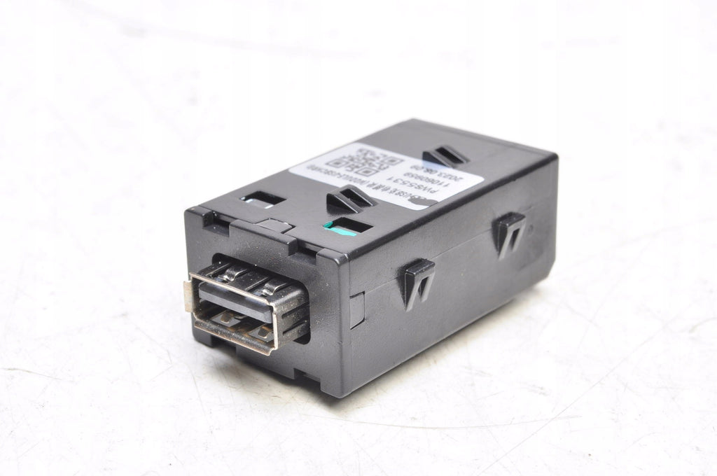 MG ZS SOCKET PORT INPUT USB 11060959 2024R LIFT