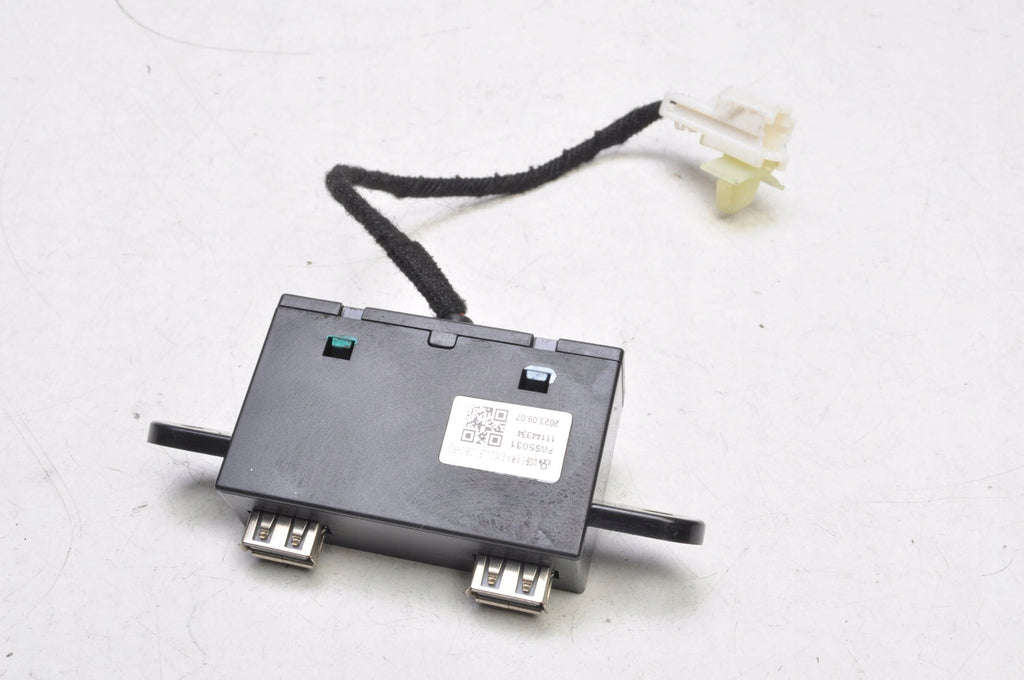MG ZS SOCKET PORT INPUT USB 11144334 2024R LIFT