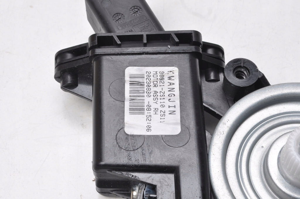MG ZS WINDSHIELD MOTOR RIGHT FRONT 20230830 2024R
