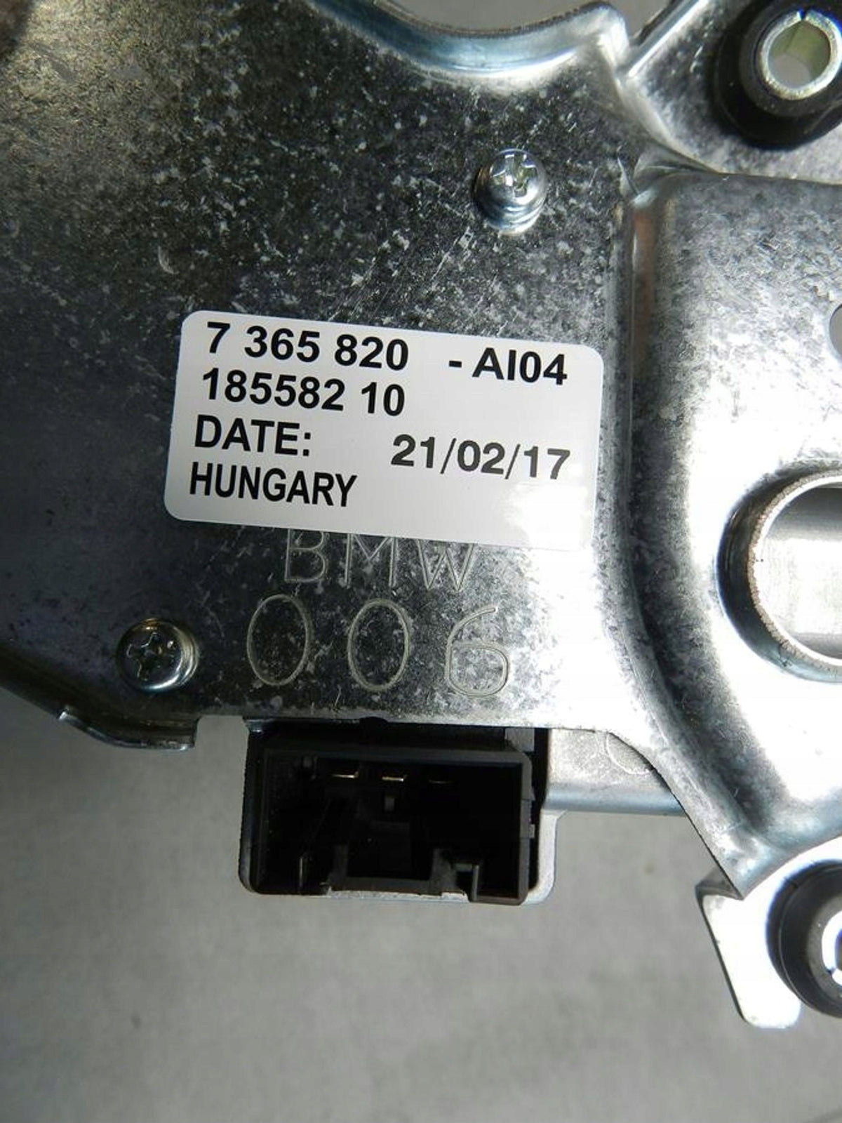 MINI CLUBMAN F54 WIPER MOTOR RIGHT REAR 7365820