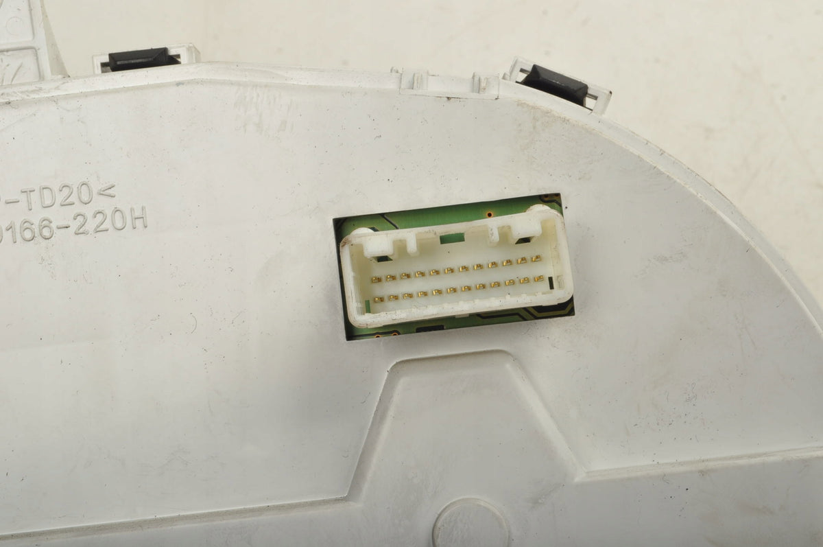 MITSUBISHI LANCER VIII COUNTER CLOCKS 769166-220H EUROPE