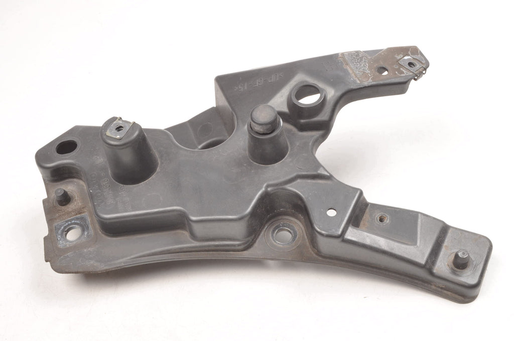 MUDGUARD MOUNT VOLVO XC60 II 31424578 LEFT