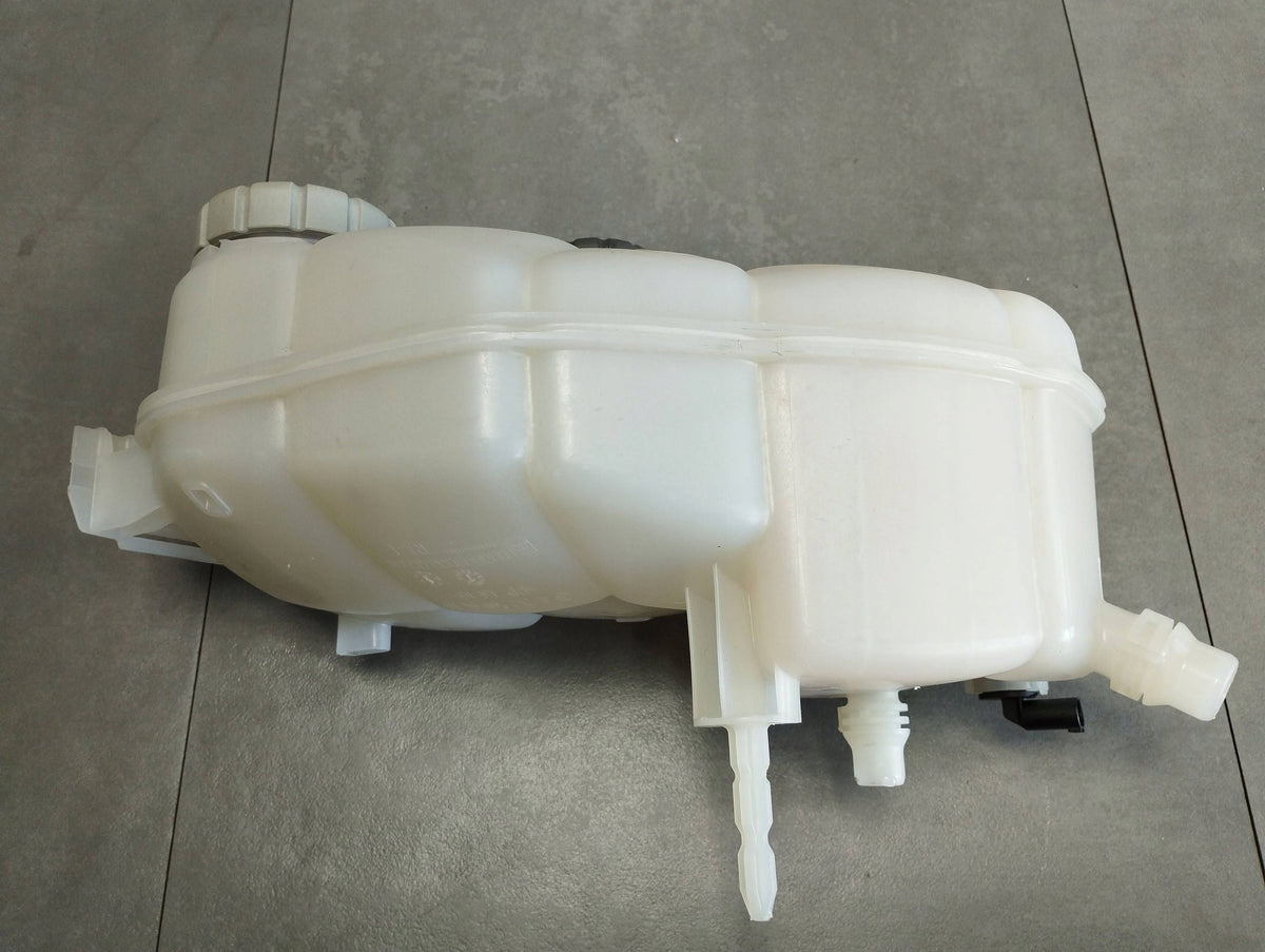 Mercedes B-CLASS 250E W242 EXPANSION TANK A2425000449