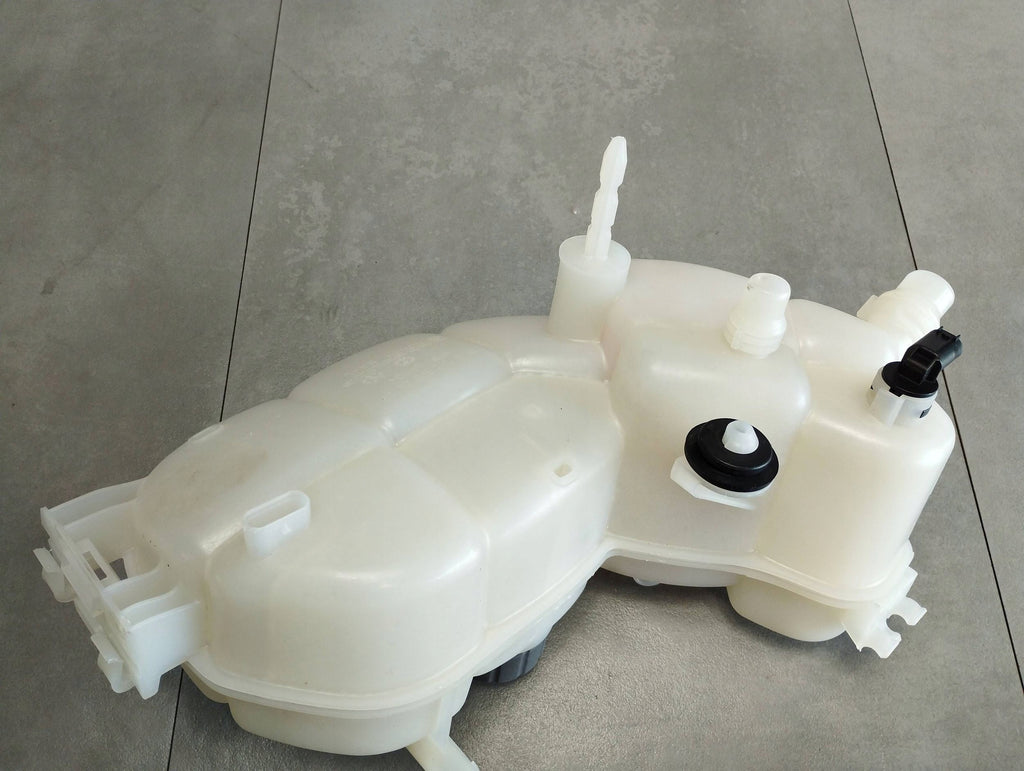 Mercedes B-CLASS 250E W242 EXPANSION TANK A2425000449
