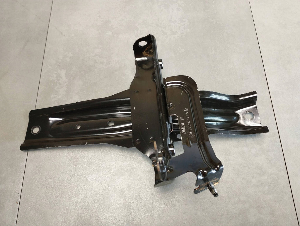 Mercedes B-CLASS W246 W242 BATTERY BRACKET A2465200020
