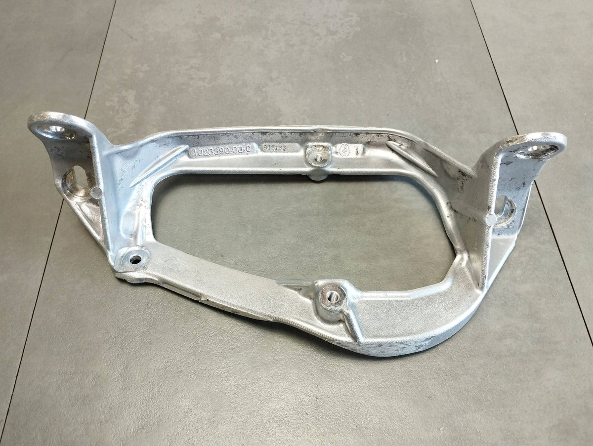 Mercedes B-CLASS W246 W242 COMPRESSOR HOLDER 102339000C